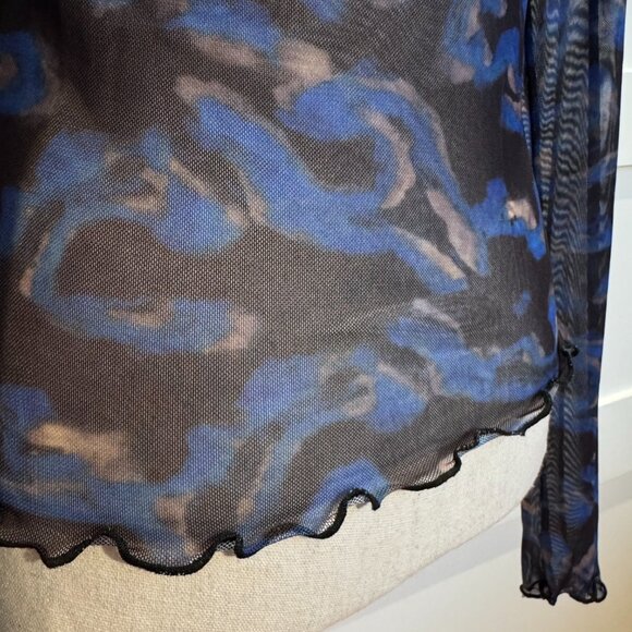 Noisy May - Babylock Hem Top - Sheer long sleeve top with swirly pattern - Picture 4 of 6